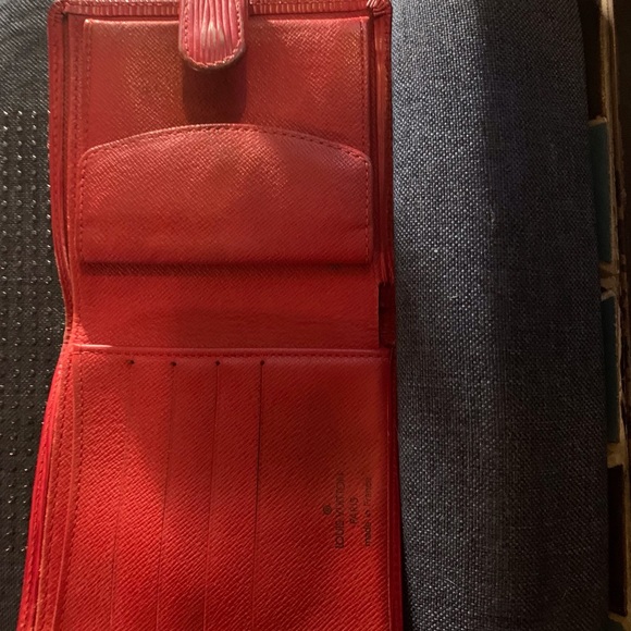 LOUIS VUITTON Red Epi Wallet, GUC vintage condition, Date code MI00I9 - Picture 6 of 11